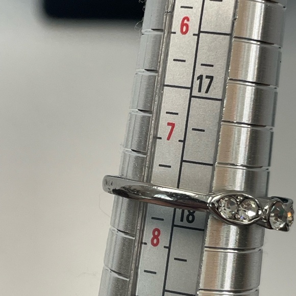 Cubic zirconia and silver tone thin band ring size 7.5 - Picture 5 of 6